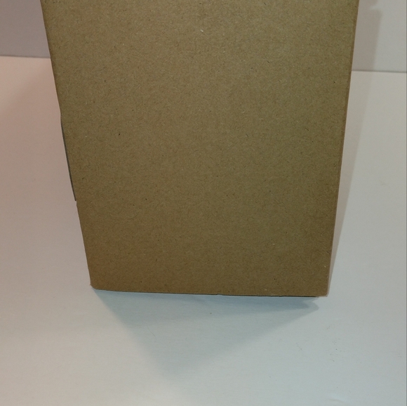 New in the box Rae Dunn Piglet Creamer and Sugar Set - Picture 9 of 10